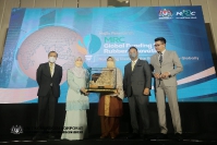 07 JUN 2022 - YBM HADIR KE MAJLIS PELANCARAN MRC GLOBAL FUNDING FOR RUBBER INNOVATION 2022 DI LE MERIDIEN, KUALA LUMPUR_8