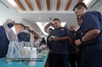 18 APRIL 2022 - YMBT DATUK WILLIE ANAK MONGIN HADIR KE MAJLIS PERASMIAN KURSUS PELATIH SUPER KOKO (PSK) DAN PELANCARAN APLIKASI DMCOCOA DAN AT-IPM DI KOTA KINABALU, SABAH_10