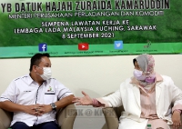 Lawatan kerja Menteri Perusahaan Perladangan dan Komoditi (KPPK), YB Datuk Hajah Zuraida Kamaruddin ke Ibu Pejabat Lembaga Lada Malaysia (MPB) di Kuching, Sarawak_16