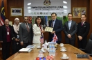 Kunjungan Hormat ke atas YB Menteri Industri Utama oleh Pesuruhjaya Tinggi British ke Malaysia di Kementerian Indutri Utama_9