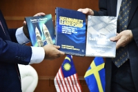 Kunjungan Hormat TYT Duta SWEDEN ke atas Menteri Perusahaan Perladangan Dan Komoditi, YB Dato' Dr. Mohd Khairudin Bin Aman Razali di Pejabat YBM, KPPK.