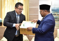 Kunjungan Hormat YB Menteri KPPK ke atas YAB Ketua Menteri Melaka di Ayer Keroh, Melaka_7