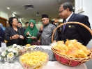 Lawatan YB Menteri dan Timbalan-Timbalan Menteri Perusahaan Perladangan dan Komoditi (MPIC) ke Lembaga Minyak Sawit Malaysia (MPOB) di Ibu Pejabat MPOB, Bangi_15