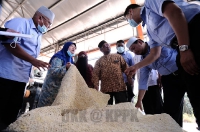 Lawatan YB Menteri Perusahaan Perladangan Dan Komoditi ke Ladang Bukit Ibam di Muadzam Shah, Pahang_3