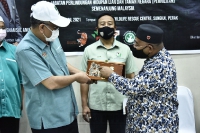 Lawatan YB Menteri Perusahaan Perladangan dan Komoditi Malaysia ke Pusat Menyelamat Hidupan Liar Kebangsaan (NWRC), Jabatan PERHILITAN di Sungkai, Perak_4