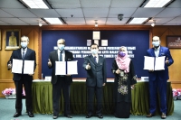 Majlis Menandatangani Memorandum Persefahaman (MoU) antara Lembaga Perindustrian Kayu Malaysia (MTIB), SIRIM STS Sdn. Bhd. dan Majlis Kayu-Kayan Malaysia (MTC) bagi pelaksanaan Factory Transformation Programme (FTP) di saksikan oleh YB Dato’ Sri Dr. Wee Jeck Seng, Timbalan Menteri Perusahaan Perladangan dan Komoditi_5