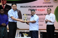 Majlis Pelancaran Aplikasi RRIMniaga p APLIKASI RRIMNIAGA dan Pembukaan Panel Torehan Peserta Getah untuk PRIBUMI (GUP) di Perak_6