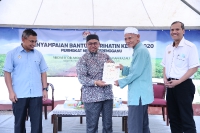 Majlis Penyampaian Bantuan Prihatin Kenaf Peringkat Negeri Terengganu di Balai Raya Kampung Guntung Dalam, Setiu, Terengganu_7