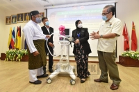 Majlis Penyampaian Mesin Ventilator kepada Hospital Raja Perempuan Zainab II di Auditorium Hospital Raja Perempuan Zainab II, Kota Bharu, Kelantan_7