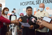 Majlis Penyerahan Sumbangan Mesin Ventilator dan Test Kit COVID-19 di Hospital Besar Selayang, Selayang, Selangor_10