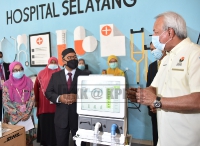 Majlis Penyerahan Sumbangan Mesin Ventilator dan Test Kit COVID-19 di Hospital Besar Selayang, Selayang, Selangor_6