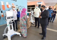 Majlis Penyerahan Sumbangan Mesin Ventilator dan Test Kit COVID-19 di Hospital Besar Selayang, Selayang, Selangor_9