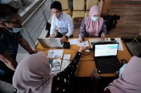 Sesi Pra Pendaftaran dan Klinik E-Census Banci 2020 bagi Penjawat Awam KPPK di Lobi KPPK, Putrajaya