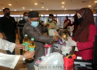 YB Menteri Perusahaan Perladangan dan Komoditi hadir  merasmikan pelancaran Rak Amal Kongsi Rezeki bersama MRC Dan Yayasan Amal Malaysia YAM._5