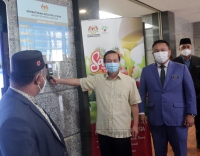 YB MENTERI PERUSAHAAN PERLADANGAN DAN KOMODITI MEMPENGERUSIKAN MESYUARAT POST - KABINET TERAKHIR SERTA SESI SENDING-OFF DI KEMENTERIAN PERUSAHAAN PERLADANGAN DAN KOMODITI (KPPK)_9